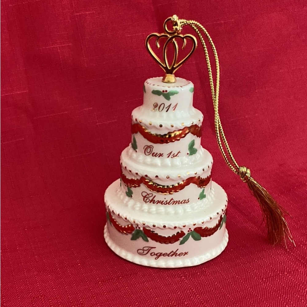 Lenox 2011 Our 1st Christmas Together Wedding Cake Ornament.